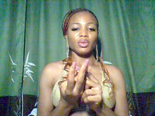 Juicypussy222 live cam on BongaCams