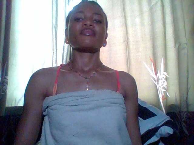 Juicypussy222 live cam on BongaCams