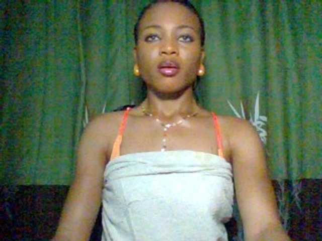 Juicypussy222 live cam on BongaCams