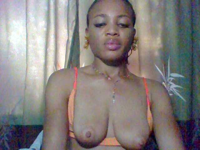 Juicypussy222 live cam on BongaCams