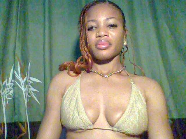 Juicypussy222 live cam preview
