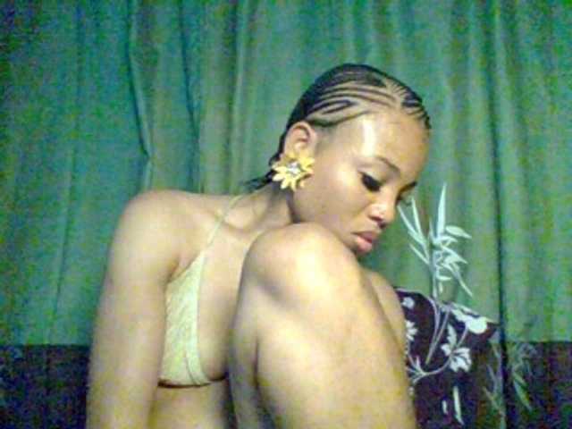 Juicypussy222 live cam on BongaCams
