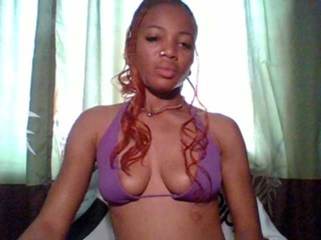 Juicypussy222 live cam on BongaCams