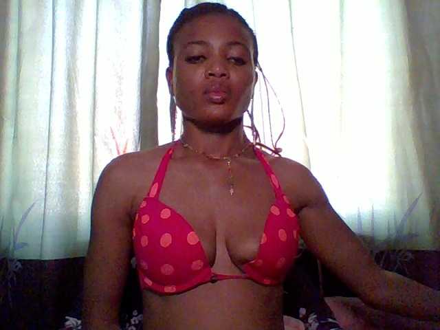 Juicypussy222 live cam on BongaCams