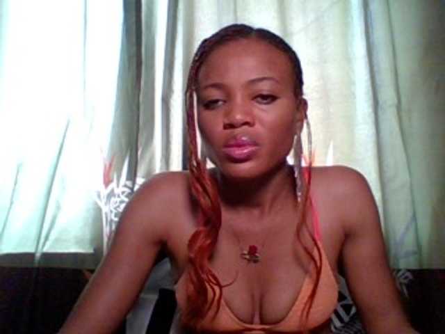 Juicypussy222 live cam on BongaCams