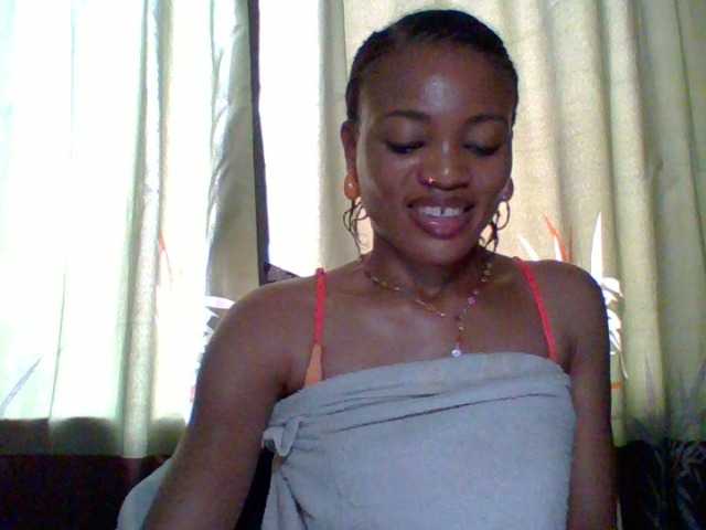 Juicypussy222 live cam on BongaCams