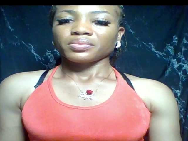 Juicypussy222 live cam on BongaCams