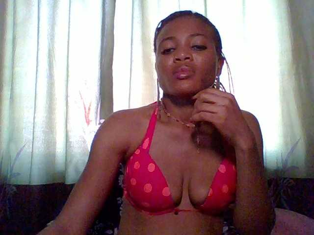 Juicypussy222 live cam on BongaCams