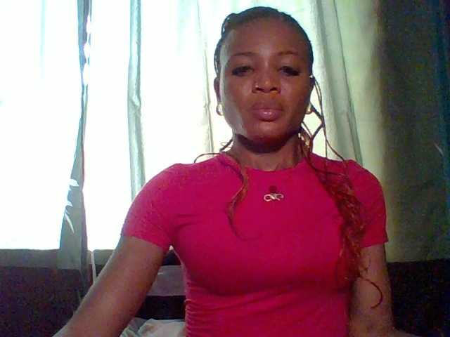 Juicypussy222 live cam on BongaCams
