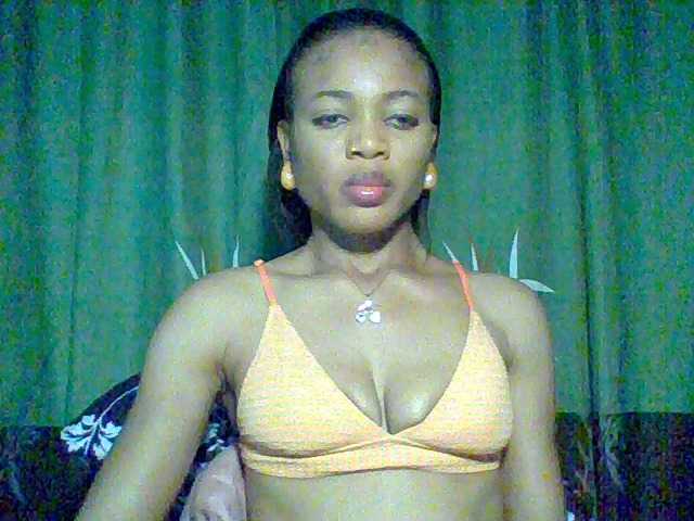 Juicypussy222 live cam on BongaCams