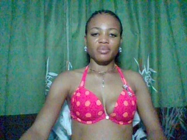 Juicypussy222 live cam on BongaCams