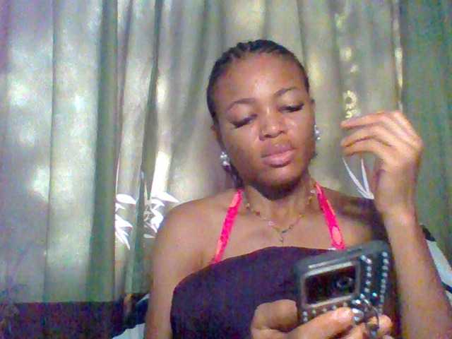 Juicypussy222 live cam on BongaCams