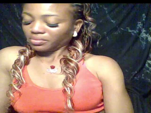 Juicypussy222 live cam on BongaCams