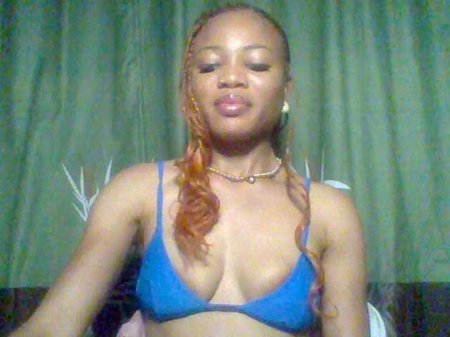Juicypussy222 live cam preview