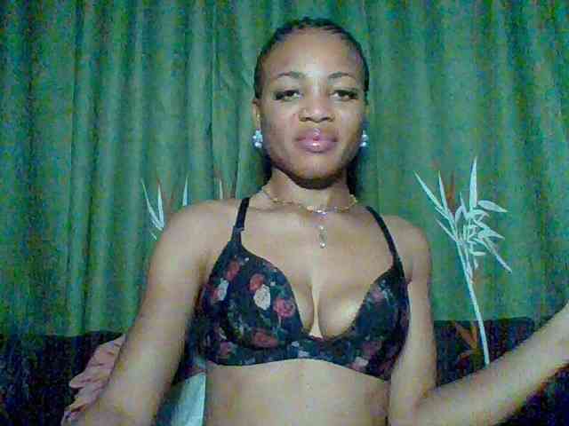 Modèle: Juicypussy222