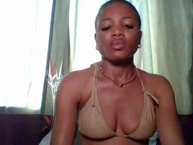 Modèle: Juicypussy222