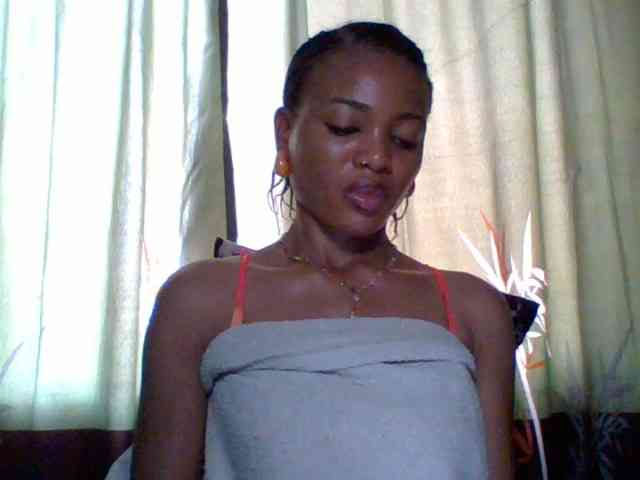 Modèle: Juicypussy222