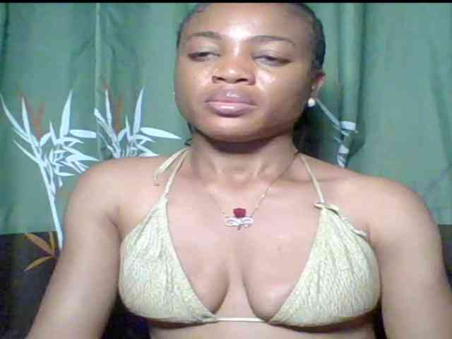 Modèle: Juicypussy222