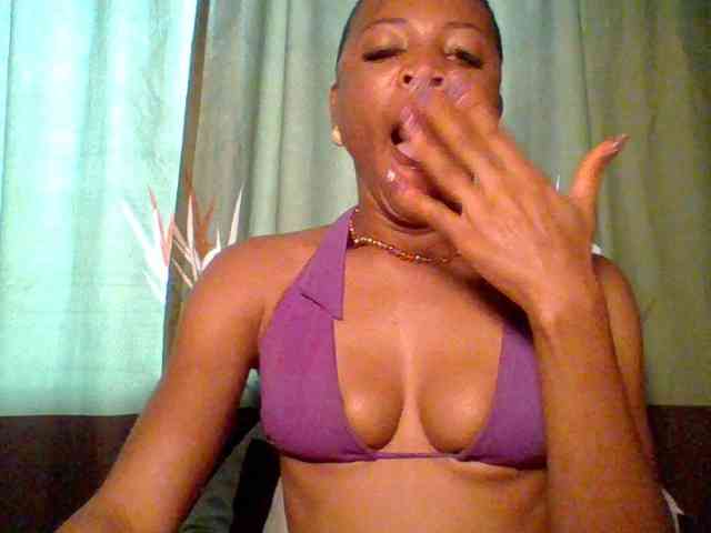 Modèle: Juicypussy222