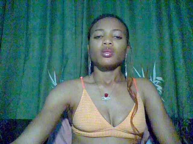 Juicypussy222 webcam