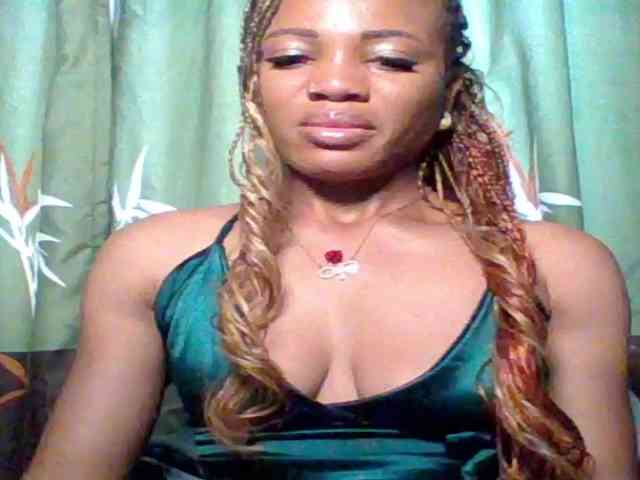 Modèle: Juicypussy222
