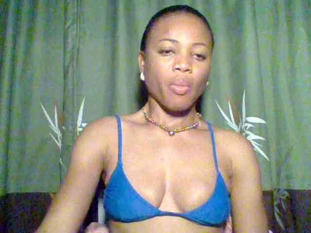 Modèle: Juicypussy222