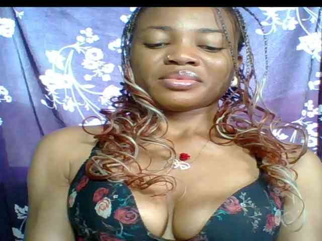 Modèle: Juicypussy222