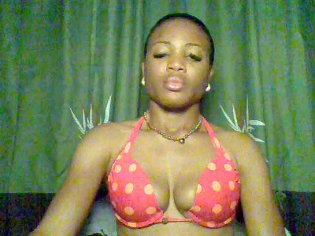 Modèle: Juicypussy222