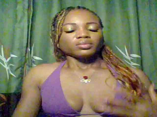 Modèle: Juicypussy222