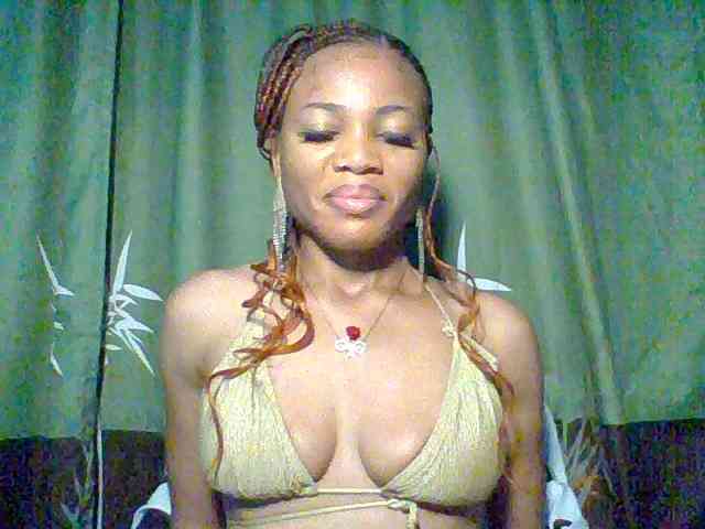 Juicypussy222 webcam