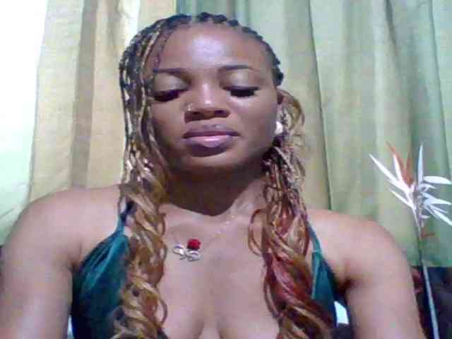 Juicypussy222 webcam