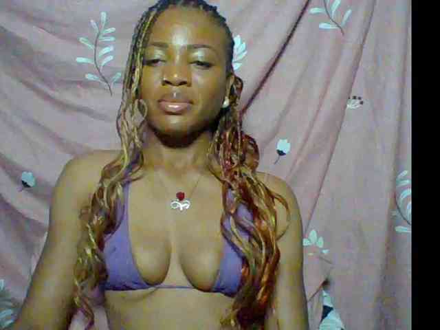 Juicypussy222 webcam