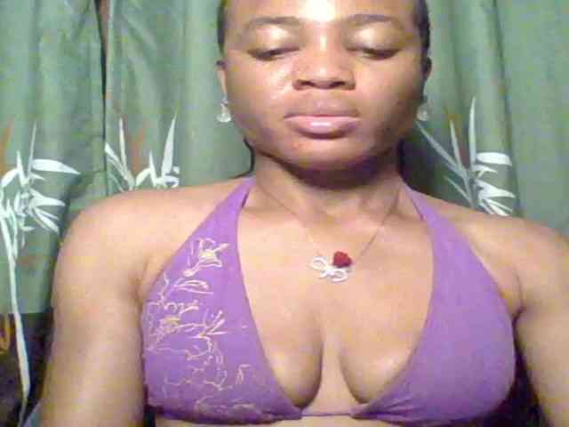 Juicypussy222 webcam