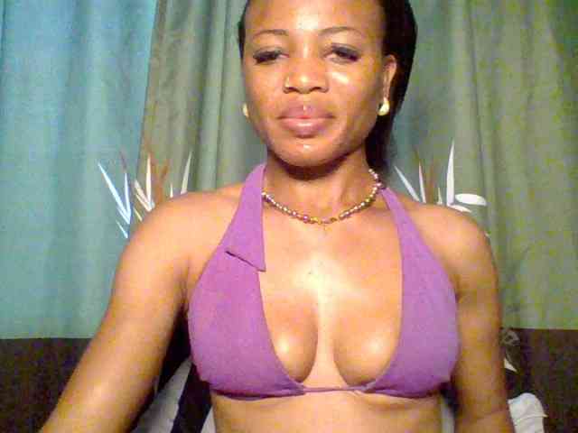Modèle: Juicypussy222