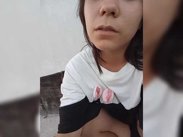 traoupi live cam on BongaCams