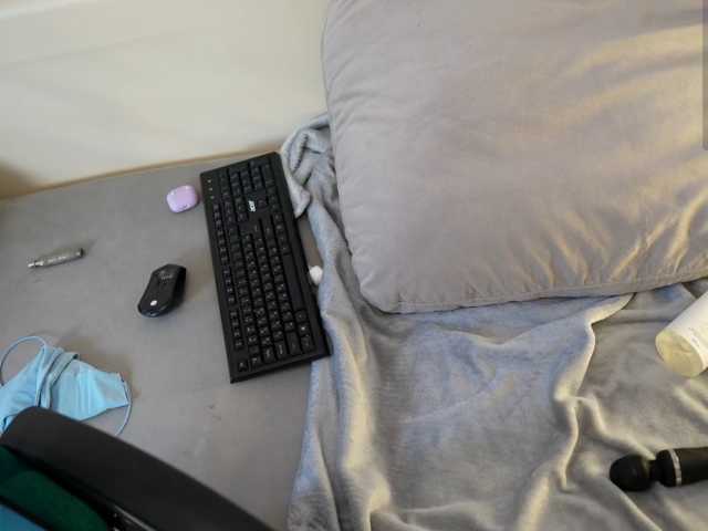 IMNOTSHYBABY, en directo ahora en BongaCams