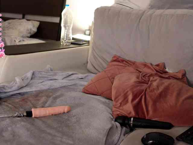 IMNOTSHYBABY webcam