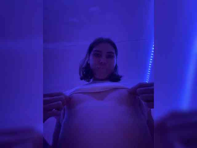nyrelvia Sex Cam Show