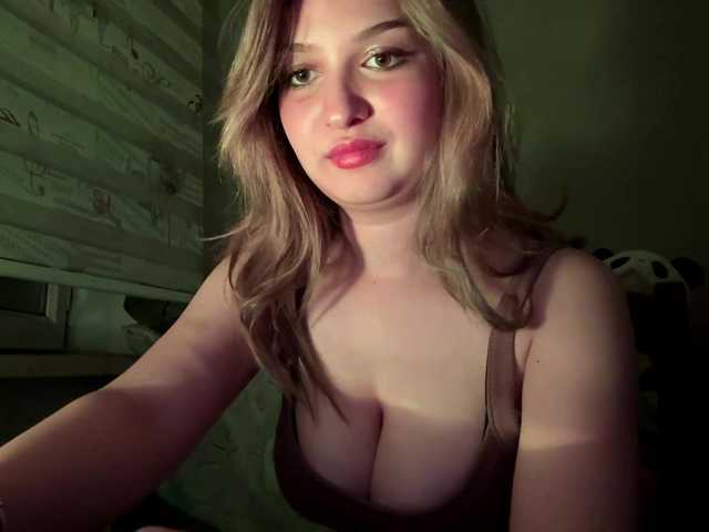 CloudyFoxy live cam on BongaCams
