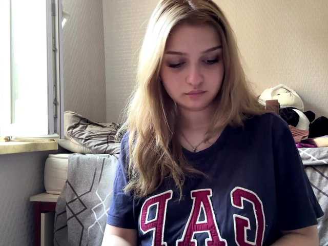CloudyFoxy live cam on BongaCams