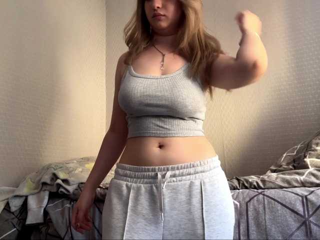 CloudyFoxy live cam on BongaCams