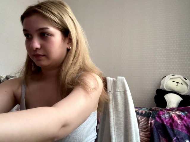 CloudyFoxy live cam on BongaCams