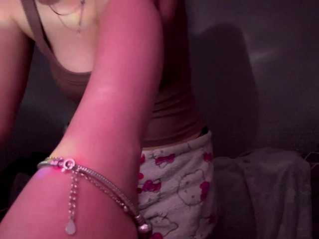 CloudyFoxy live cam on BongaCams