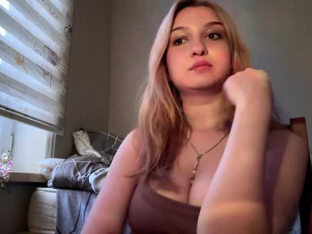 CloudyFoxy live cam on BongaCams