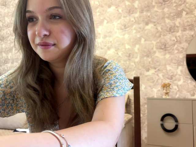 CloudyFoxy live cam on BongaCams
