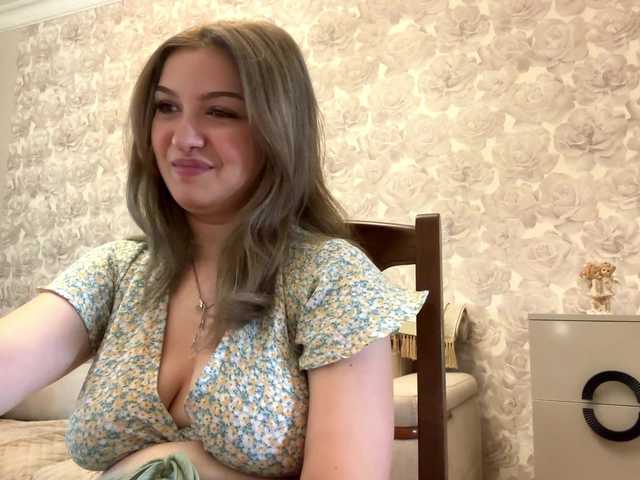CloudyFoxy live cam on BongaCams