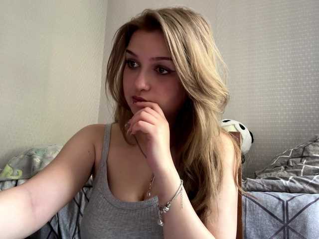 CloudyFoxy live cam on BongaCams