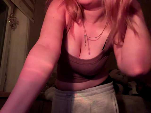 CloudyFoxy live cam on BongaCams