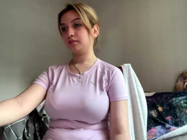 CloudyFoxy live cam on BongaCams