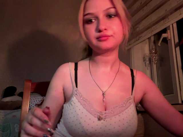 CloudyFoxy live cam on BongaCams